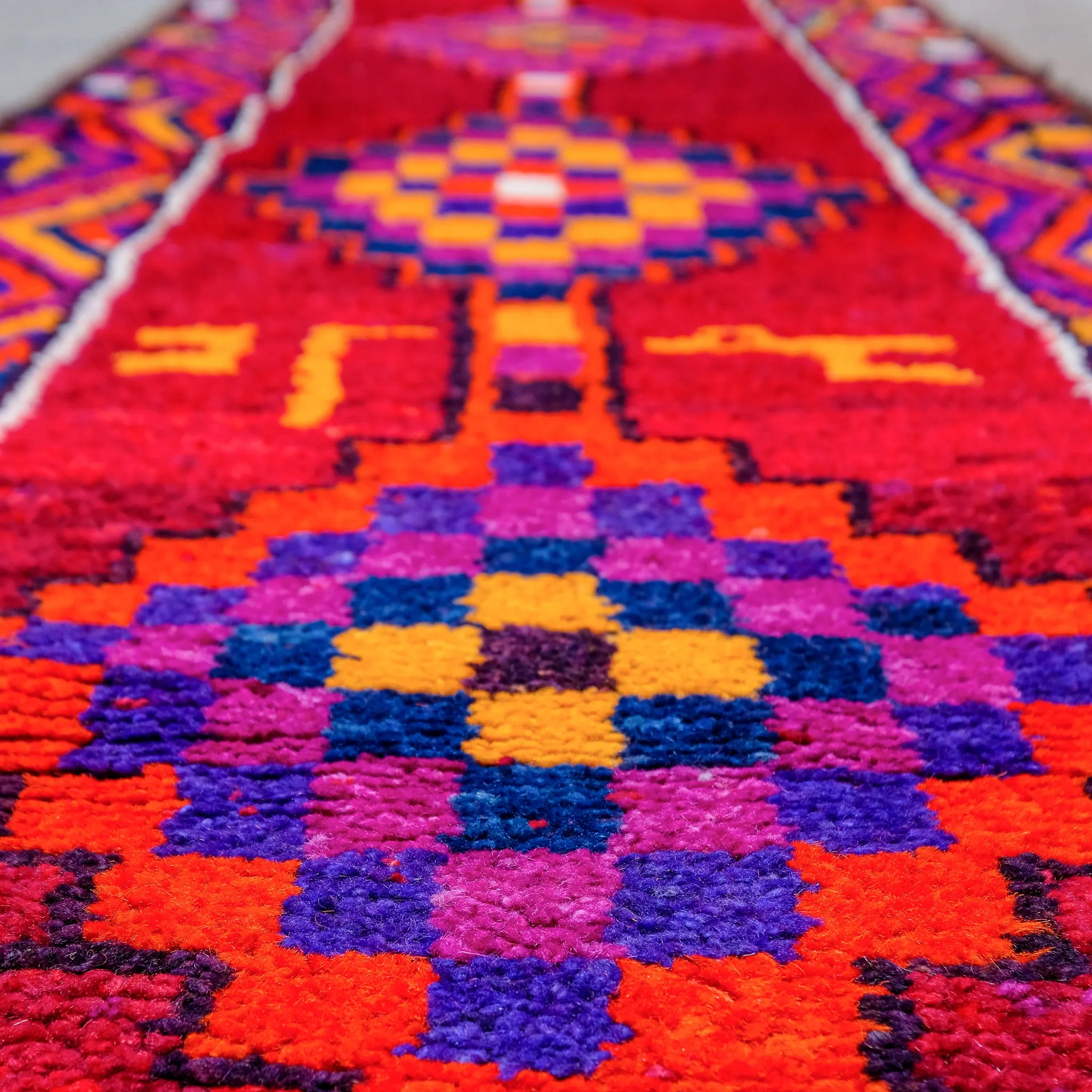 3798 Handwoven Vintage Rug 2'9x12'7