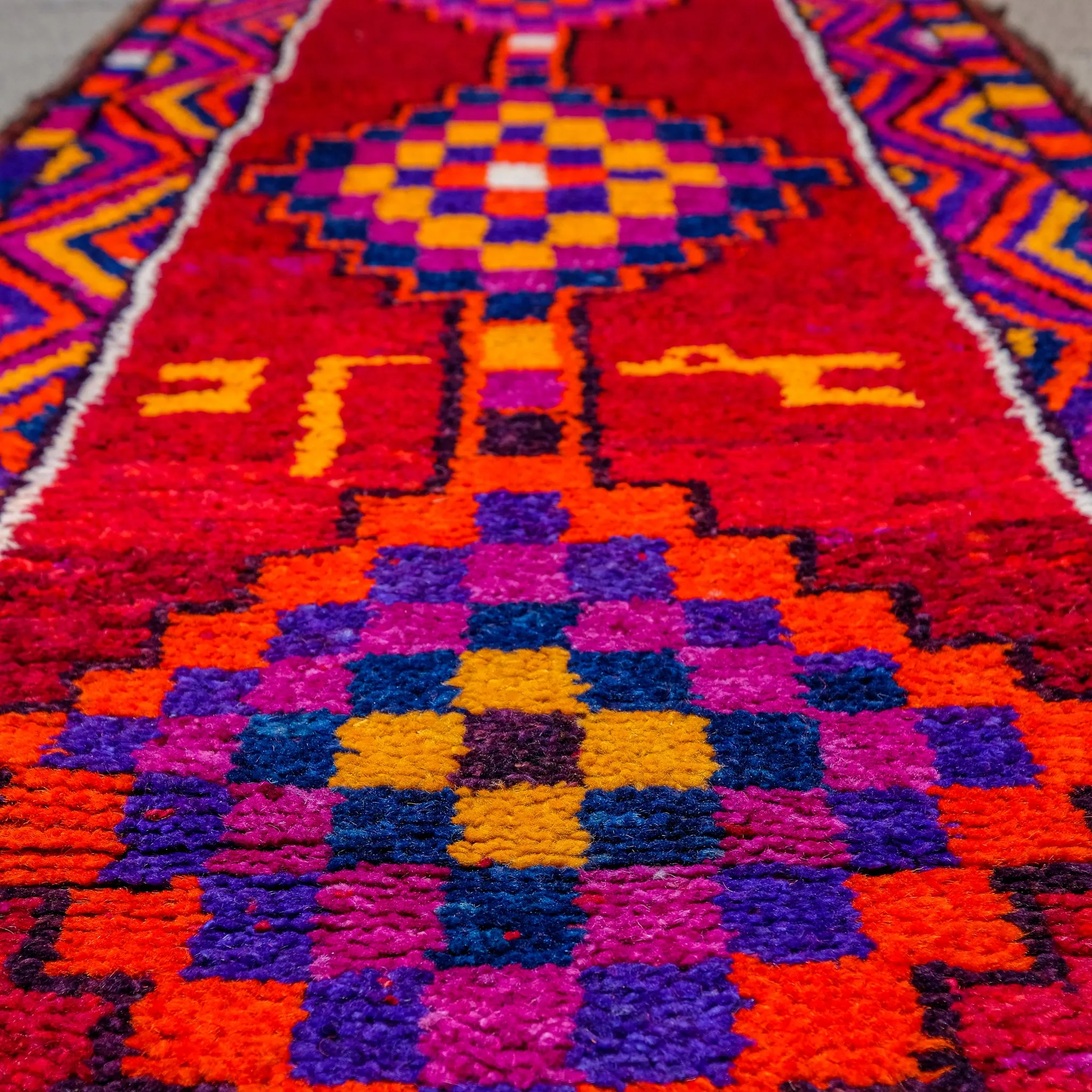 3798 Handwoven Vintage Rug 2'9x12'7
