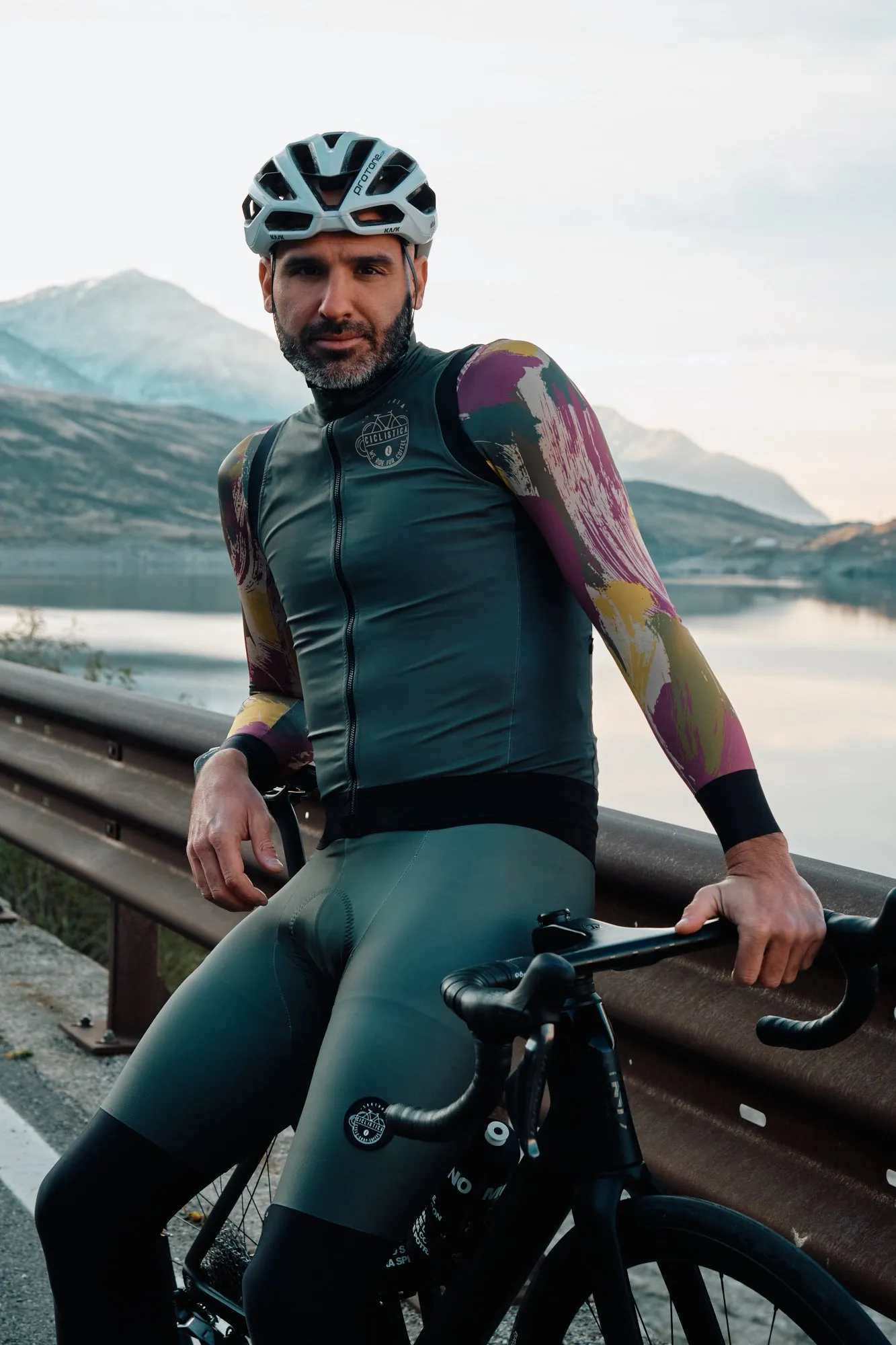 Aero Wind and water proof vest - Olive green