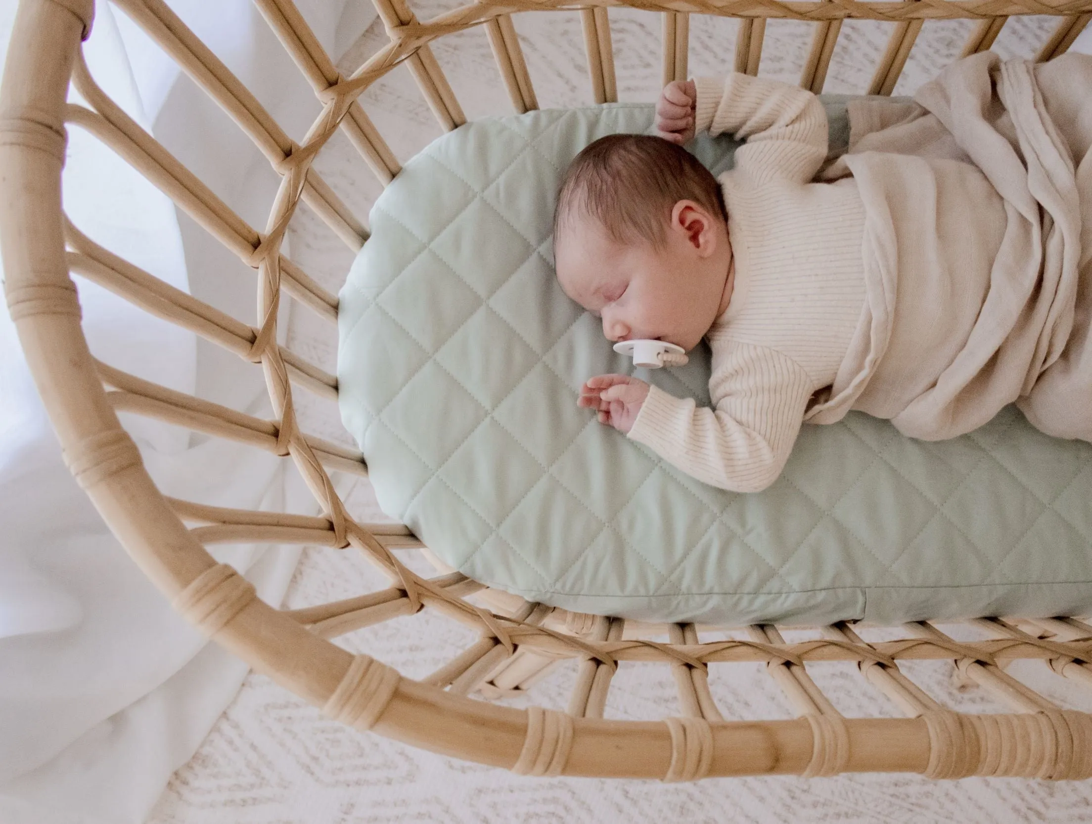 Bambella Waterproof Moses Bassinet Sheet |  Fern