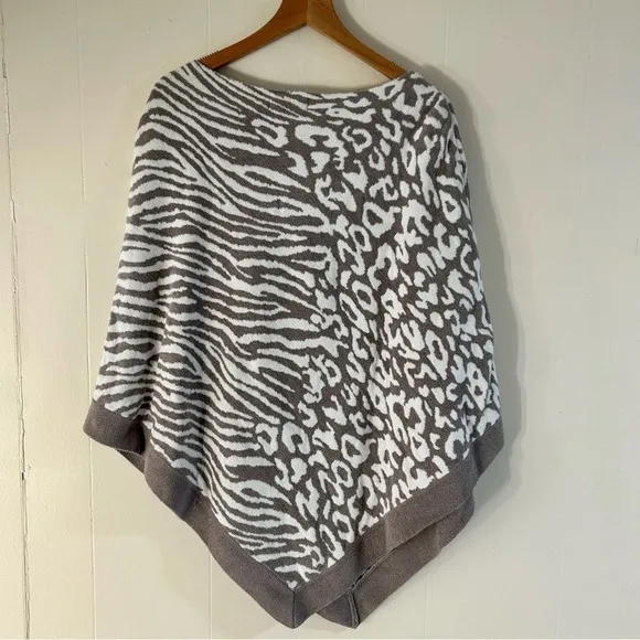Barefoot Dreams Cozy Chic Ultra Lite Ocean Breeze Poncho in Dove Gray Animal
