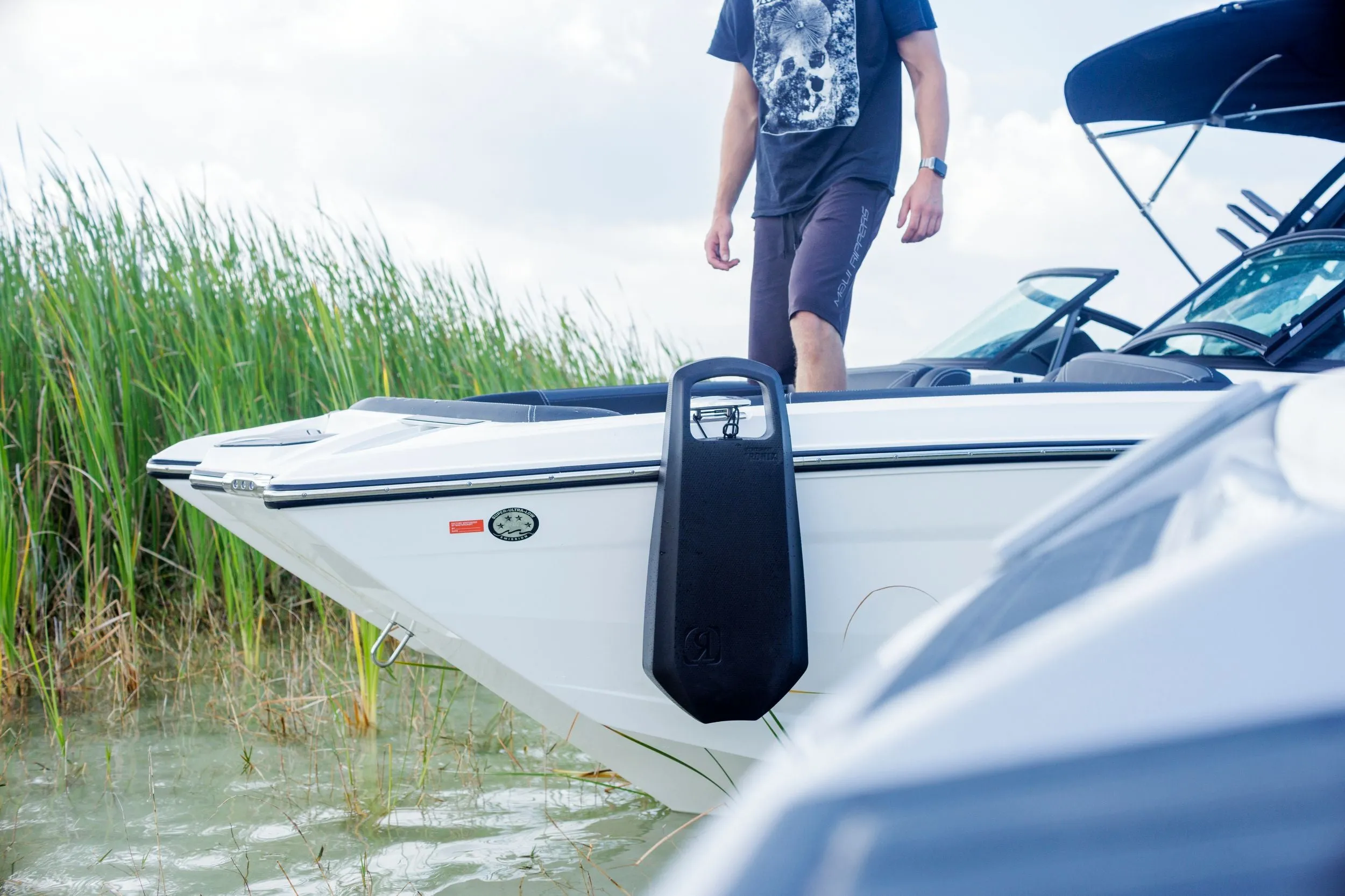 Captain's Kit by Ronix - XL Boat Fender - 27in.