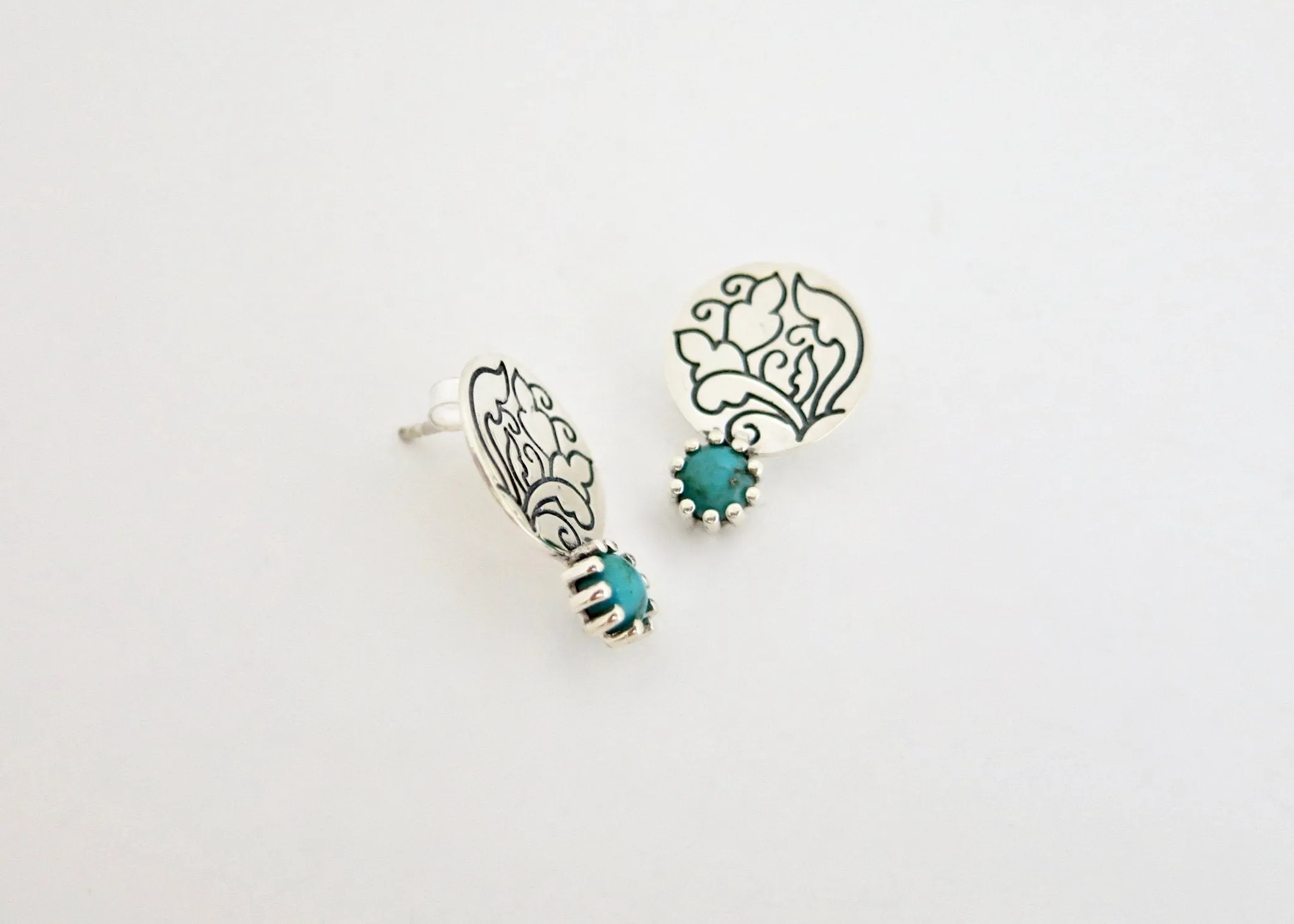 Classic 'Moti Bazaar' turquoise ear studs
