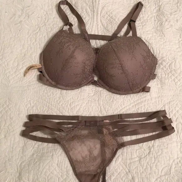 NEW VS Very Sexy Push-up Strappy Bra and Panty Set