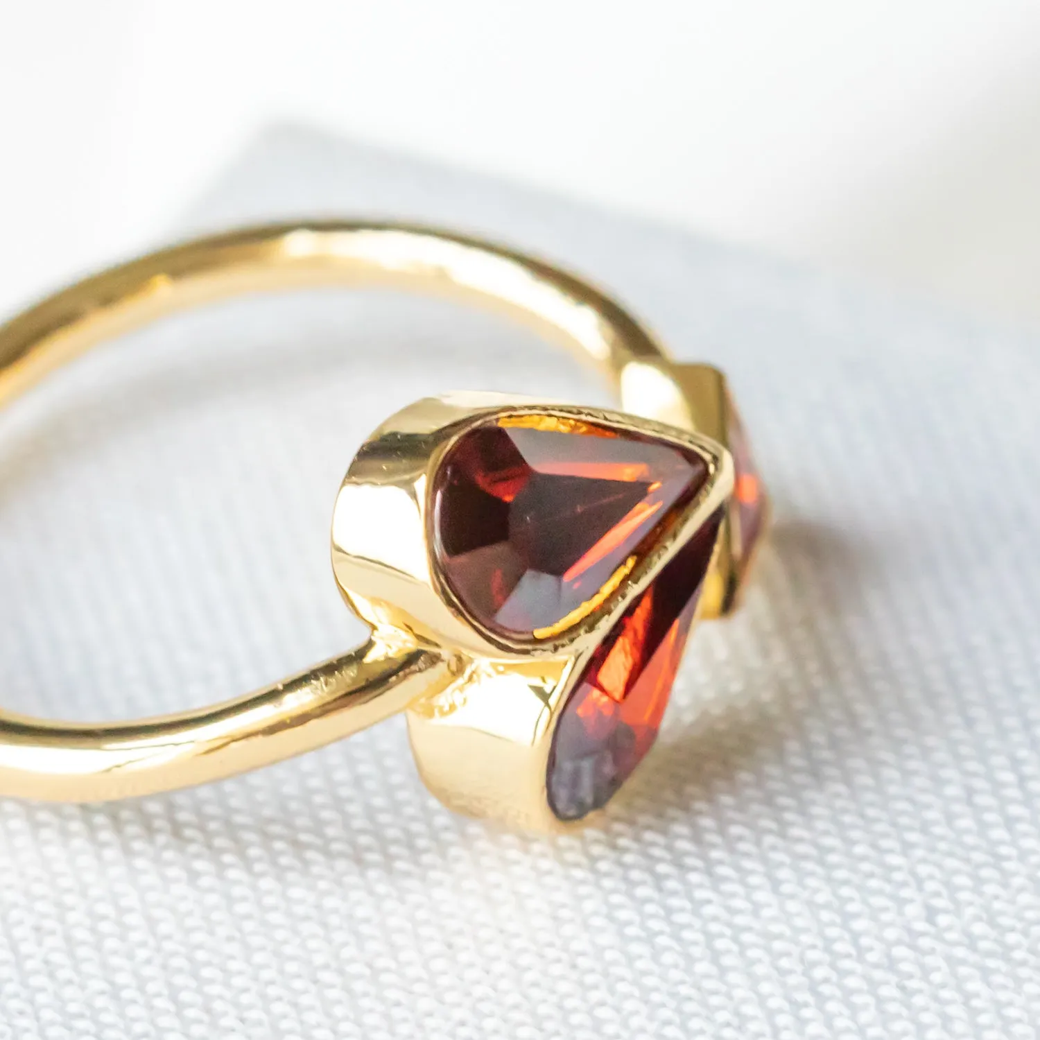 Rock solid stone heart twist ring (ruby/ gold) Size: 7
