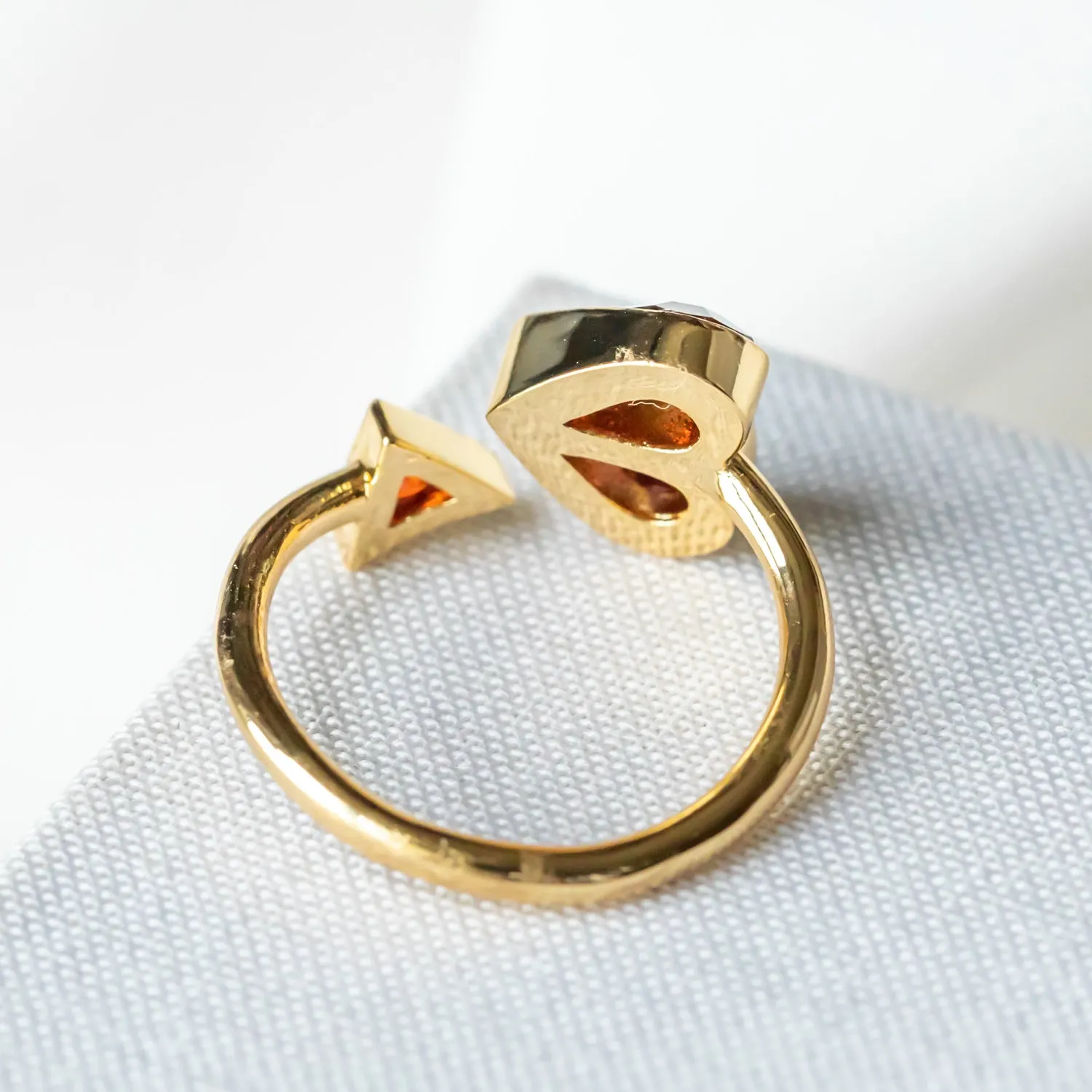 Rock solid stone heart twist ring (ruby/ gold) Size: 7