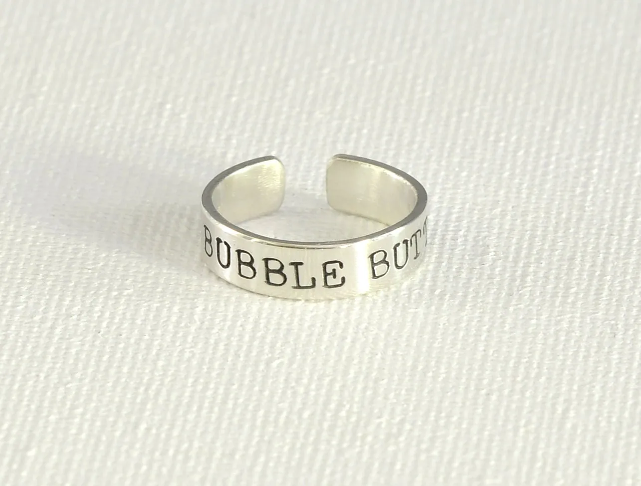 silver toe ring with bubble butt