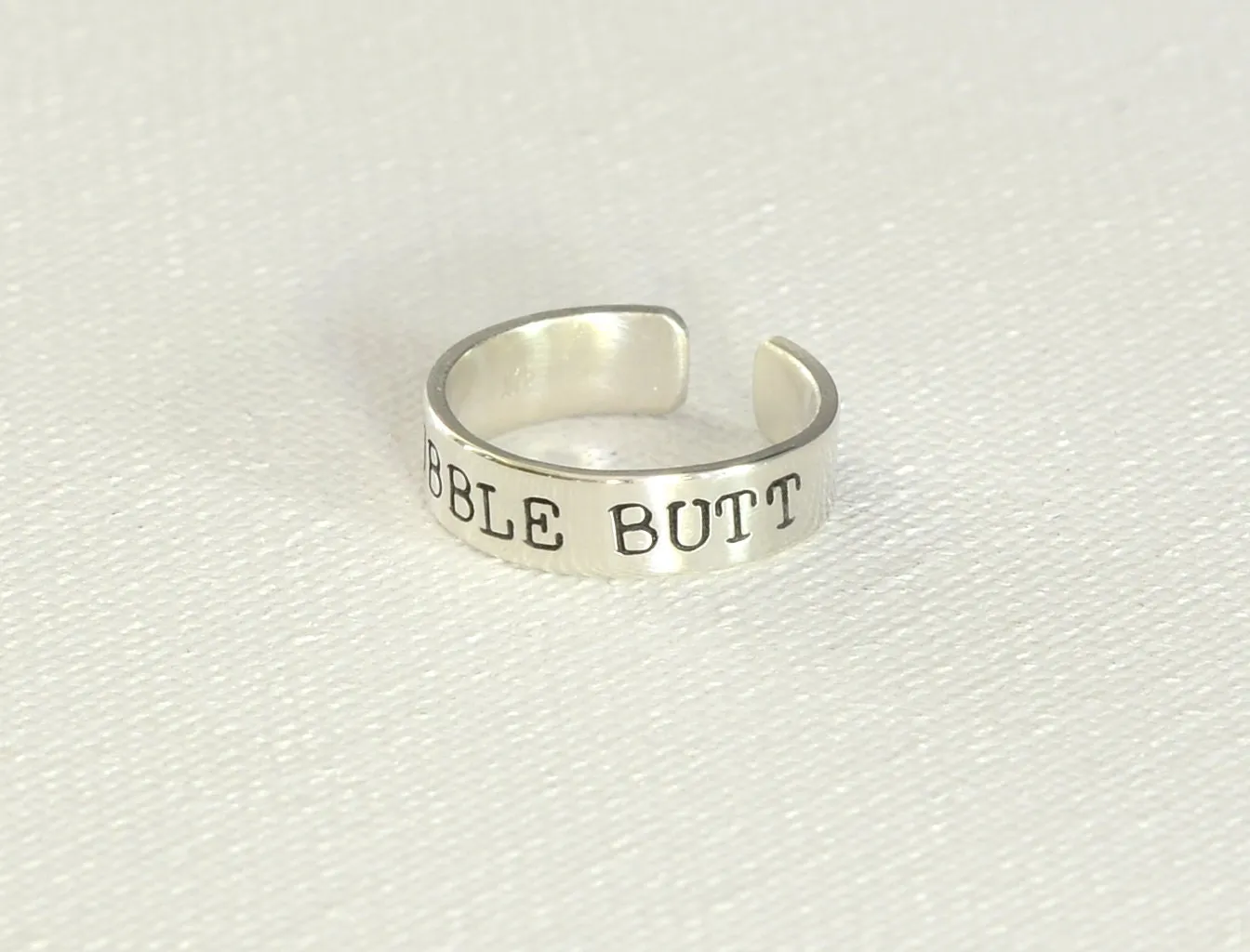 silver toe ring with bubble butt