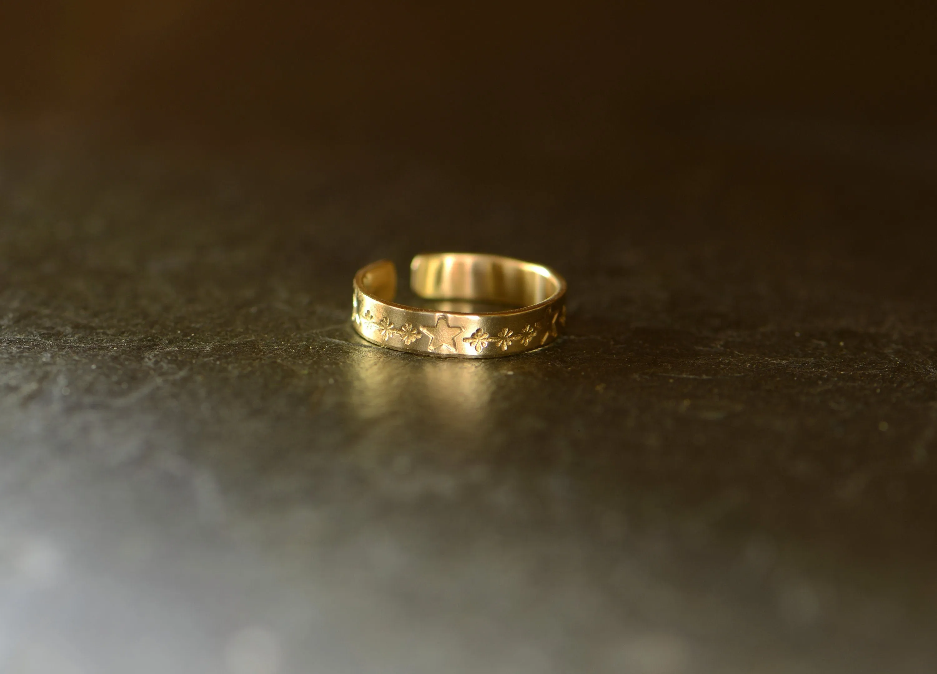 Solid 14k yellow gold toe ring stamped with stars