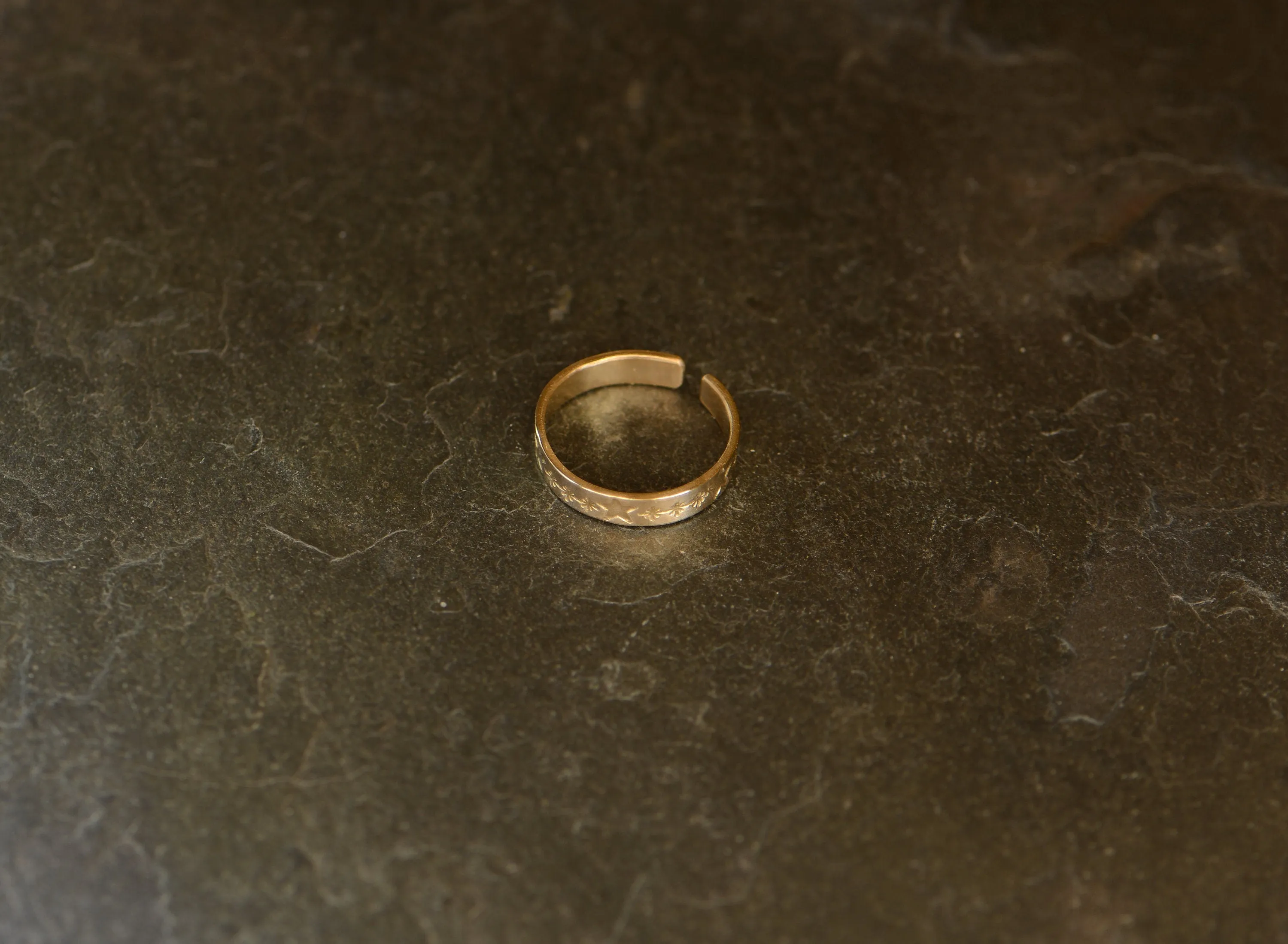Solid 14k yellow gold toe ring stamped with stars